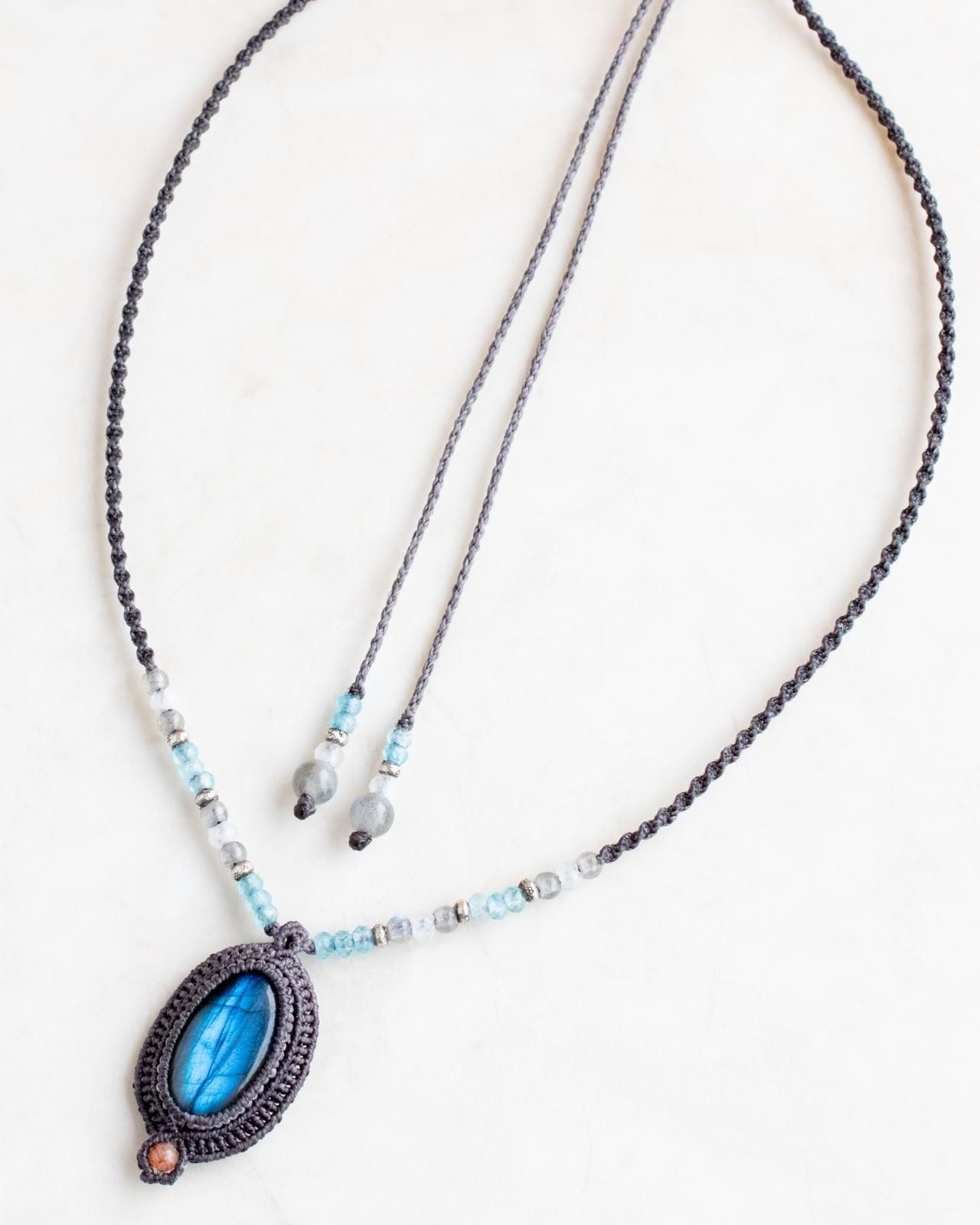 ラブラドライト|マクラメネックレス - 天然石＋マクラメアクセサリーの