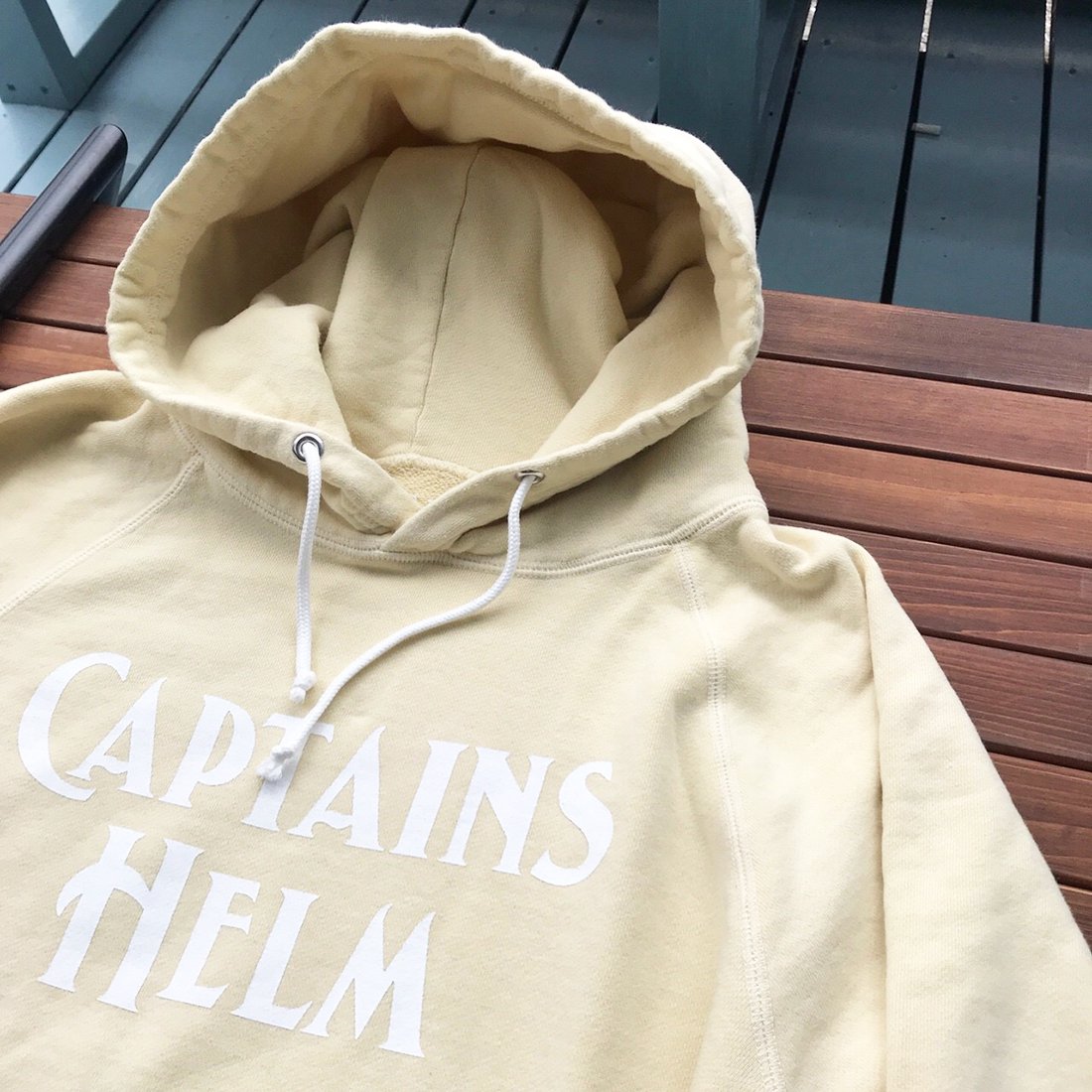 CAPTAINS HELM #PIGMENT LOGO HOODIE - CAPTAINS HELM WEB STORE