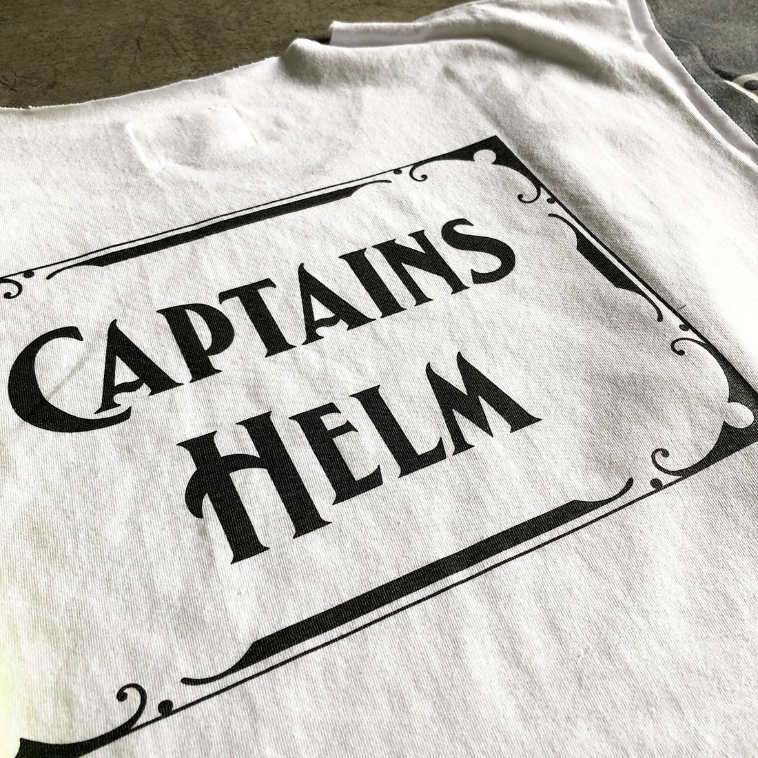 後払い手数料無料】 CAPTAINS Tee logo HELM Clipping Tシャツ