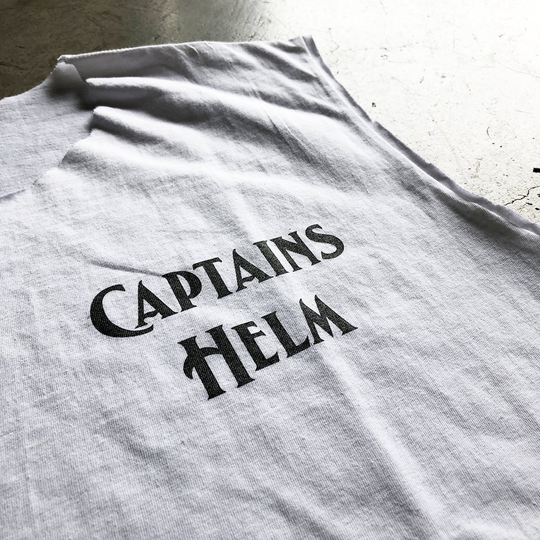 後払い手数料無料】 CAPTAINS Tee logo HELM Clipping Tシャツ