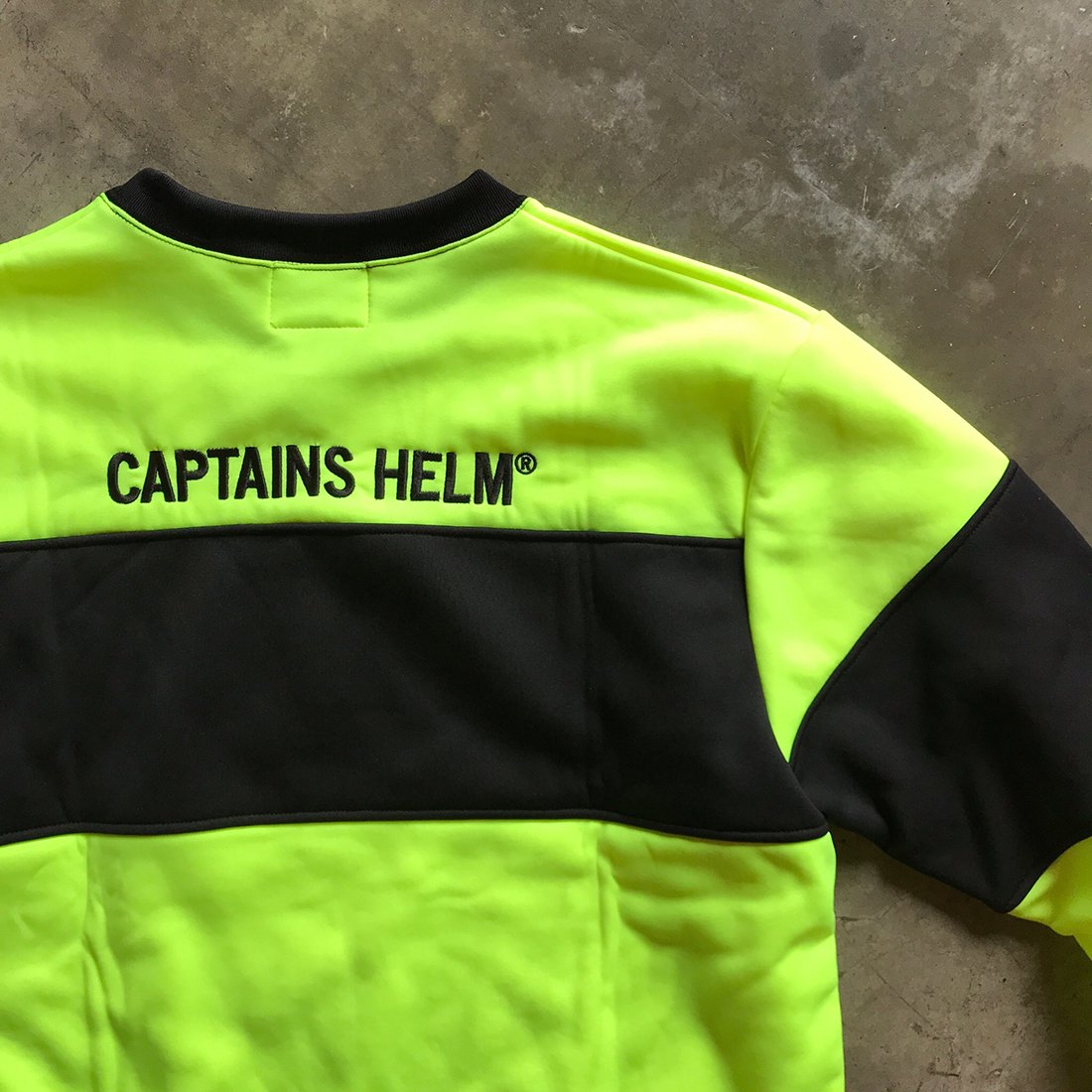 CAPTAINS HELM #TRADEMARK 2TONE TEC SWEAT - CAPTAINS HELM WEB STORE