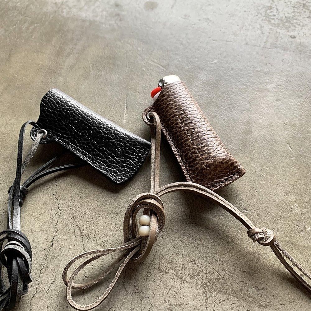 BUTTON WORKS × CAPTAINS HELM #LEATHER LIGHTER HOLDER BUTTON WORKS × CAPTAINS HELM #LEATHER LIGHTER HOLDER