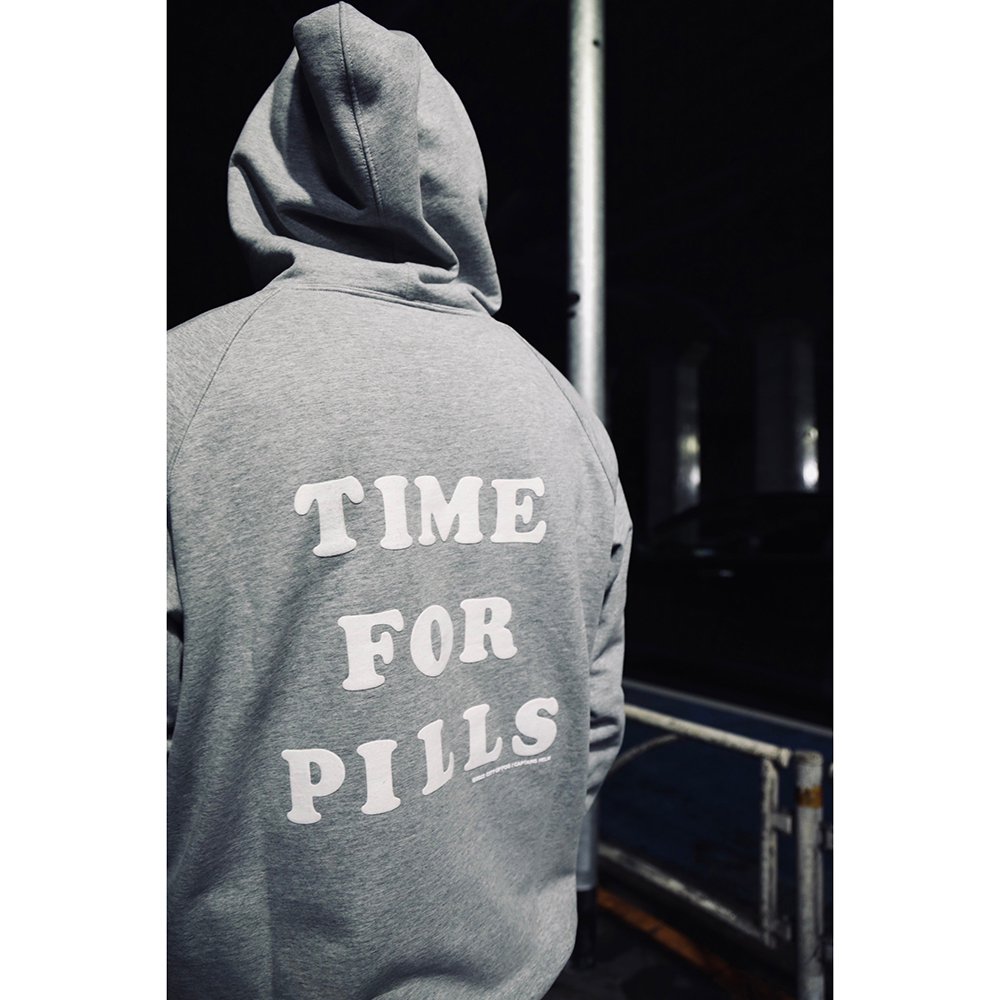 CAPTAINS HELM #PILLS LOGO HOODIE - CAPTAINS HELM WEB STORE