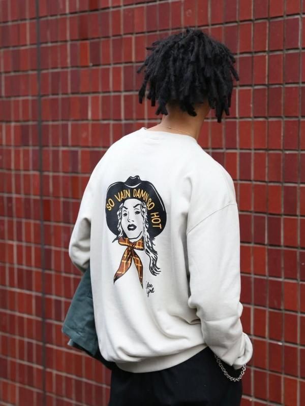 CALEE】（キャリー）