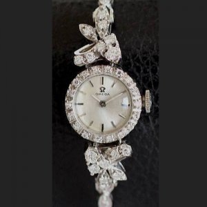 オメガ　花とリボンのモチーフ　ダイヤブレスウォッチ　レディースアンティーク時計