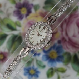 オメガ　ダイヤブレス　オーバル　レディースアンティーク腕時計　