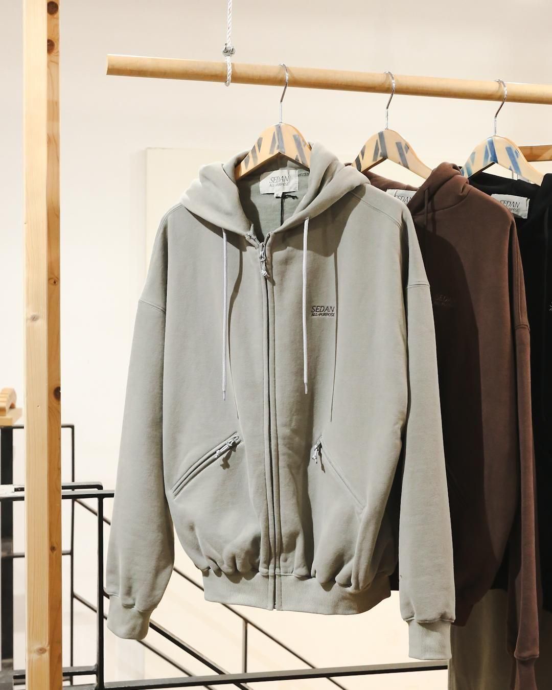 SEDAN ALL-PURPOSE [セダンオールパーパス] | OG LOGO FULL ZIP HOODIE