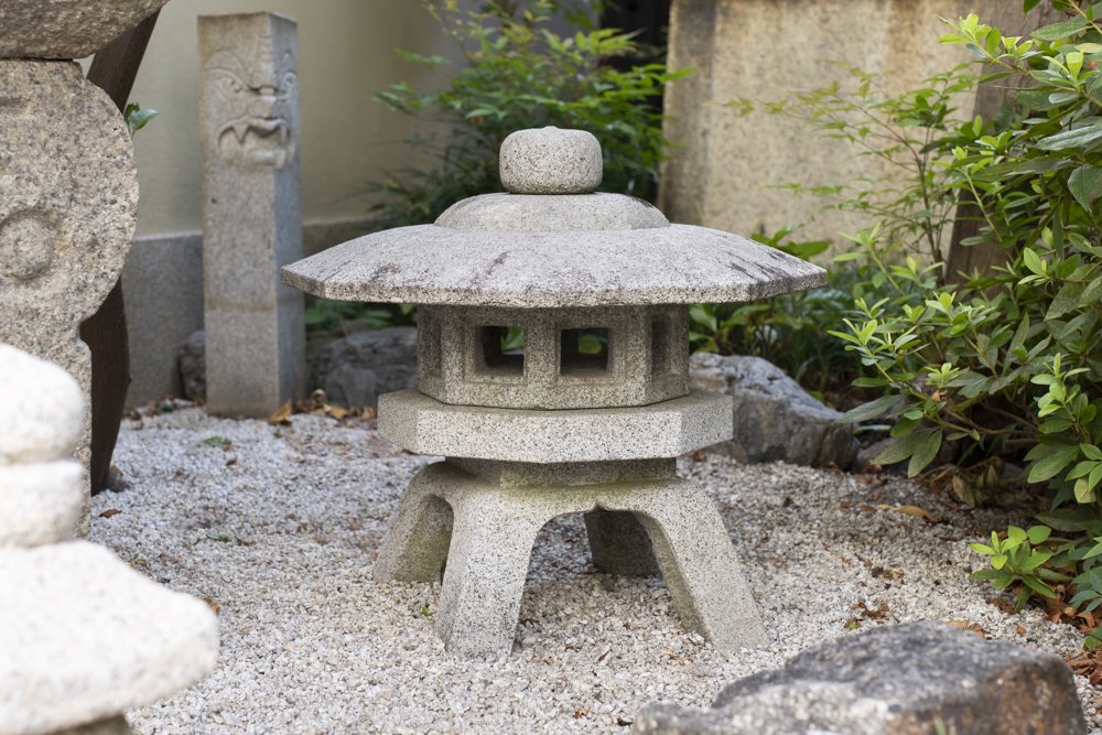 夏山石製の泉涌寺型灯篭 （1.5尺） | Sennyuji Temple style lantern