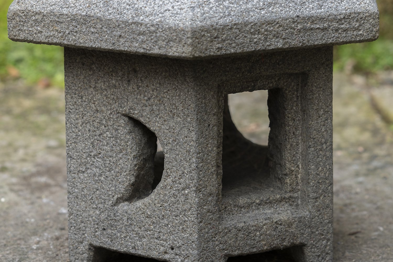 唐津石製、寸松庵型灯篭｜Sunsyoan style lantern of Karatsu Stone