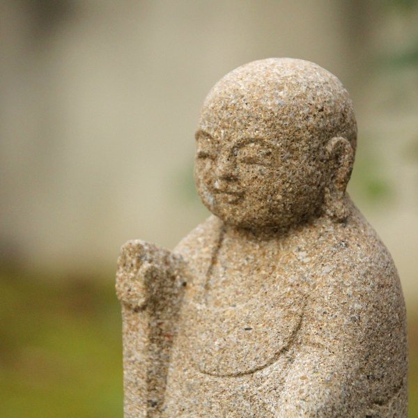 来待石製、小さなお地蔵さま（施無畏印・与願印）| Hand-carved Small Jizo with Fearlessness &  Wish-Granting Mudra