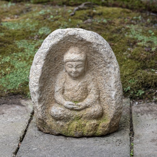 兵庫県産黄竜山石製、手彫りの石像 | Hand-carved Buddha Statue Made of Yellow Tatsuyama Stone