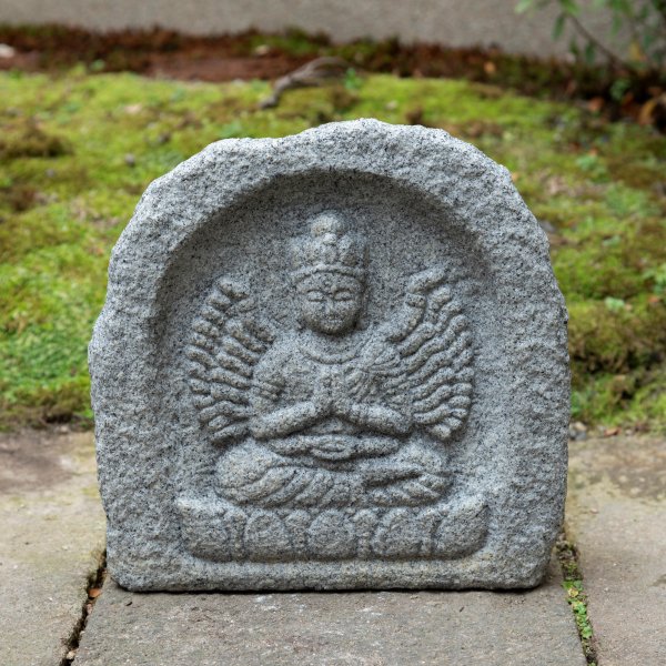 Ѳ | Thousand-Armed Kannon Made of Makabe Stone