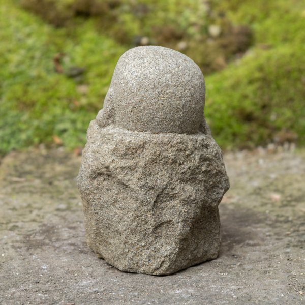 島根県産来待石製、手彫りの玉持ちお地蔵さま | Hand-carved Japanese Jizo Statue with A Flower