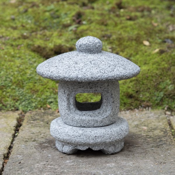 Υߥ϶ʶ̼귿ˡTamate style lantern of Makabe Stone