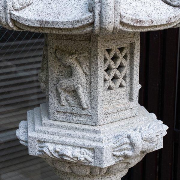 夏山石製、春日型灯篭（4尺） | Kasuga Lantern