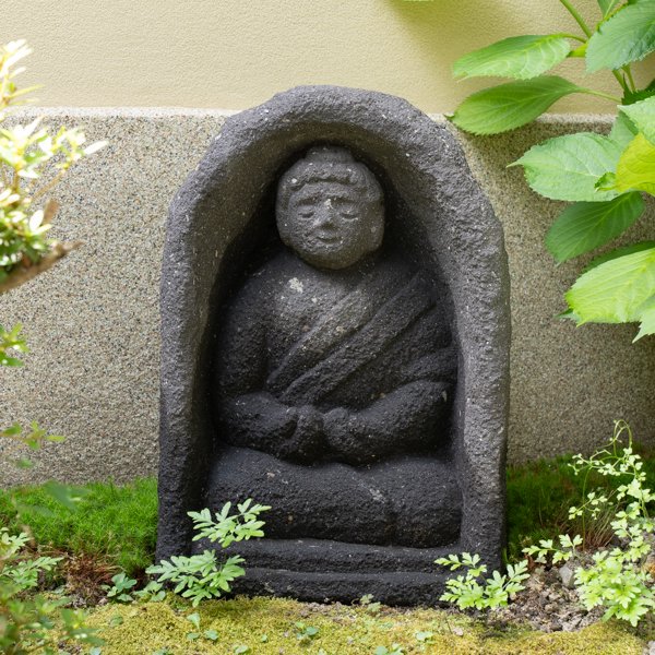 福岡県八女石製の石仏 | Black buddha Made of Yame Stone