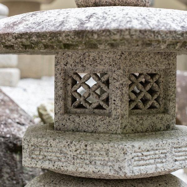 雪見灯篭 恵那石製、古代六角雪見灯篭（2尺）| Ancient Hexagonal Yukimi