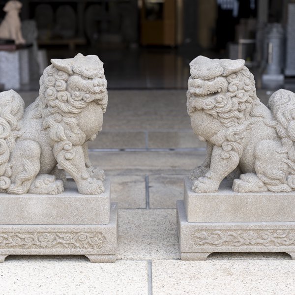 з | Komainu (Japanese guardian dogs)