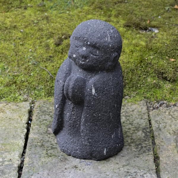 福岡県八女石製の黒いお地蔵様(K) | Black Jizo Made of Yame Stone