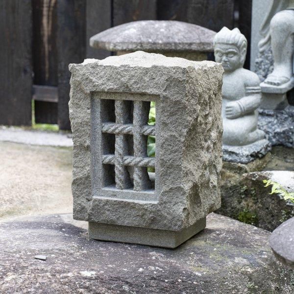 Ϻ֤϶(A) stone lantern/