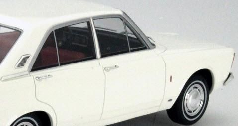 BoS Models BOS028 1/18 フォード タウナス 17M (P7a) 1967