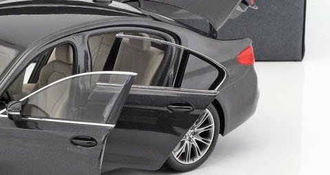 京商 80432413789 1/18 BMW 5シリーズ (G30) limousine 2017 sophisto グレイ 特注品 -  ミニチャンプス専門店 【Minichamps World】