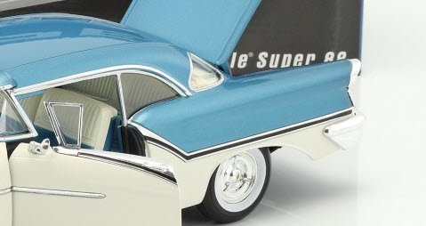 ACME A1808003 1/18 オールズモビル Super 88 1957 アルテシアンブルー/ホワイト - ミニチャンプス専門店  【Minichamps World】