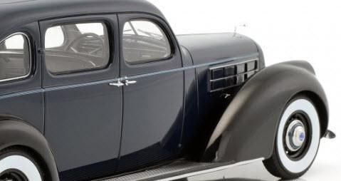 BoS Models BOS317 1/18 リンカーン V-12 Model K リムジン 1937