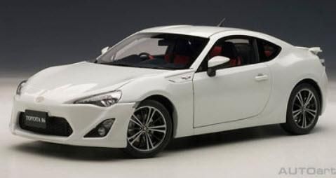 AUTOart オートアート 38536 1/18 トヨタ 86 GTリミテッド (日本仕様 ...