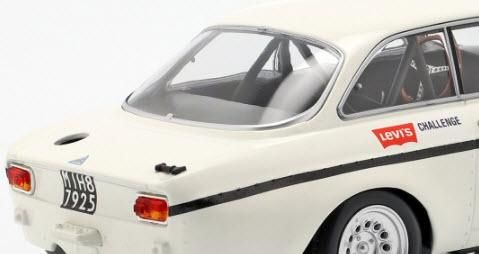 ミニチャンプス 1/18 アルファロメオ GTA 1300 ジュニア 1971
