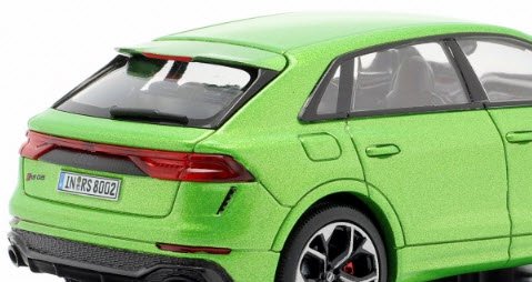 Voiture miniature Audi Sport RSQ8 verte à l'échelle 1:43, modèle original  5011818631.