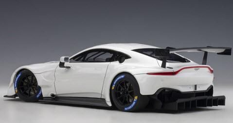 オートアート AUTOart 81806 1/18 アストンマーチン