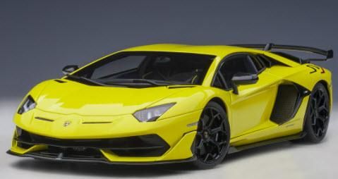 AUTO art 1/18 LAMBORGHINI AVENTADOR J