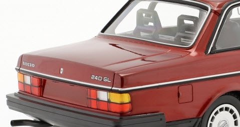 ミニチャンプス 155171406 1/18 ボルボ 240 GL 1986 ダークレッドメタリック - ミニチャンプス専門店　【Minichamps  World】