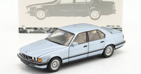 ミニチャンプス 100023008 1/18 BMW 730i (E32) 1986 ライトブルーメタリック - ミニチャンプス専門店　 【Minichamps World】