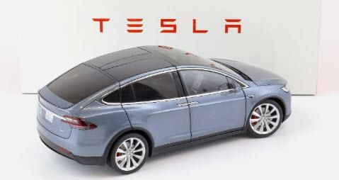 無料発送 Tesla テスラ 1/18 ディーラー Model グレイメタリック P100D X 乗用車