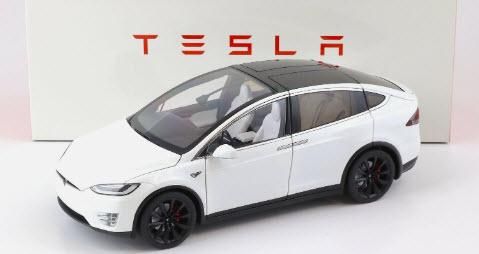 ディーラー 1/18 テスラ Tesla Model X P100D ホワイト