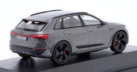 Spark 1:43 Audi Q8 e-tron 建設年 2023 クロノスグレー