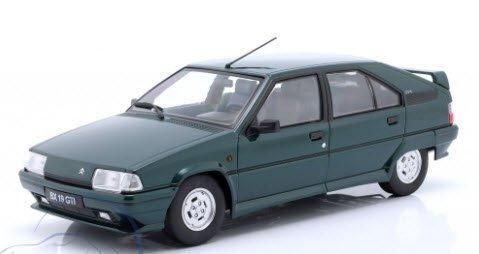 トリプル9 1/18 シトロエン アクセル 12 TRS 1990 (レッド) 1/18 Triple9 1990 Citroen Axel 12 TRS (Red) Car Model