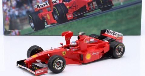 HotWheels 1:18 M.シューマッハフェラーリF2001フォーミュラ1