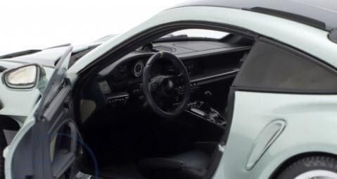 ミニチャンプス 110062044 1/18 ポルシェ 911 (992) GT3 RS 2023
