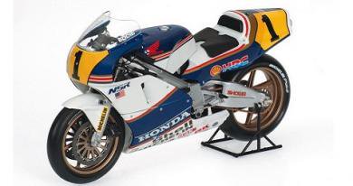 人気商品！】 ミニチャンプス 1/12 エディー・ローソン ホンダNSR500 