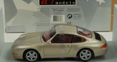 UTモデル製　ポルシェ 911カレラ S
