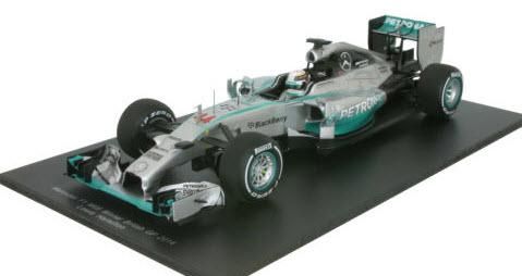 ルイス・ハミルトンの最初のF1マシンがオークションに出品される
