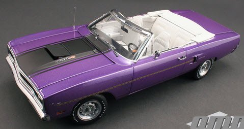 GMP 18810 1/18 1970 Plymouth Road Runner Convertible - In-Violet