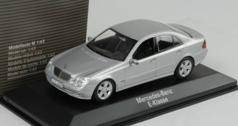 品 1/43 メルセデスベンツ W211 Eクラス Tモデル シルバー - ミニカー
