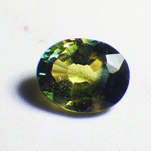 バイカラーサファイア・B（5×4×2mm・0.44ct）