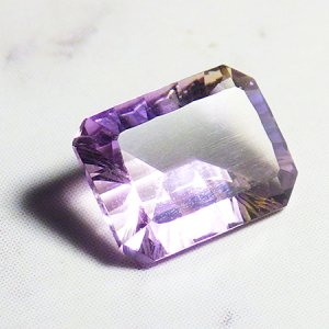 アメトリン（8×6mm・1.2ct）