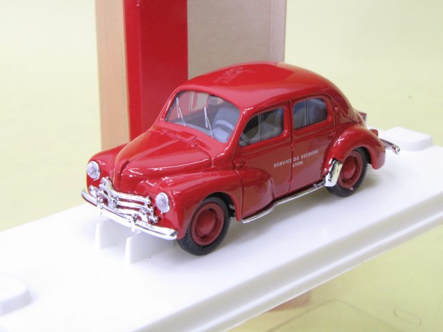 VEREM RENAULT 4CV Ρ   Ȣ 1/43 ե