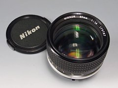 Nikon NIKKOR 85mm F1.4 Ai-S